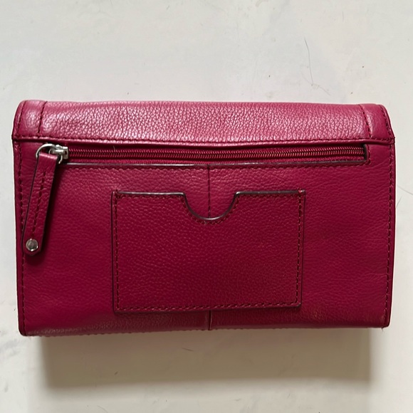 Tignanello  Wallet on chain Crossbody bag phone case  fuchsia  Padded  EUC  7.5w - Picture 7 of 17